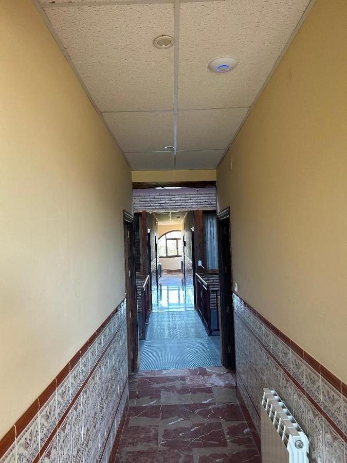 Hostal Transilvania Santa Cruz de Moncayo ภายนอก รูปภาพ
